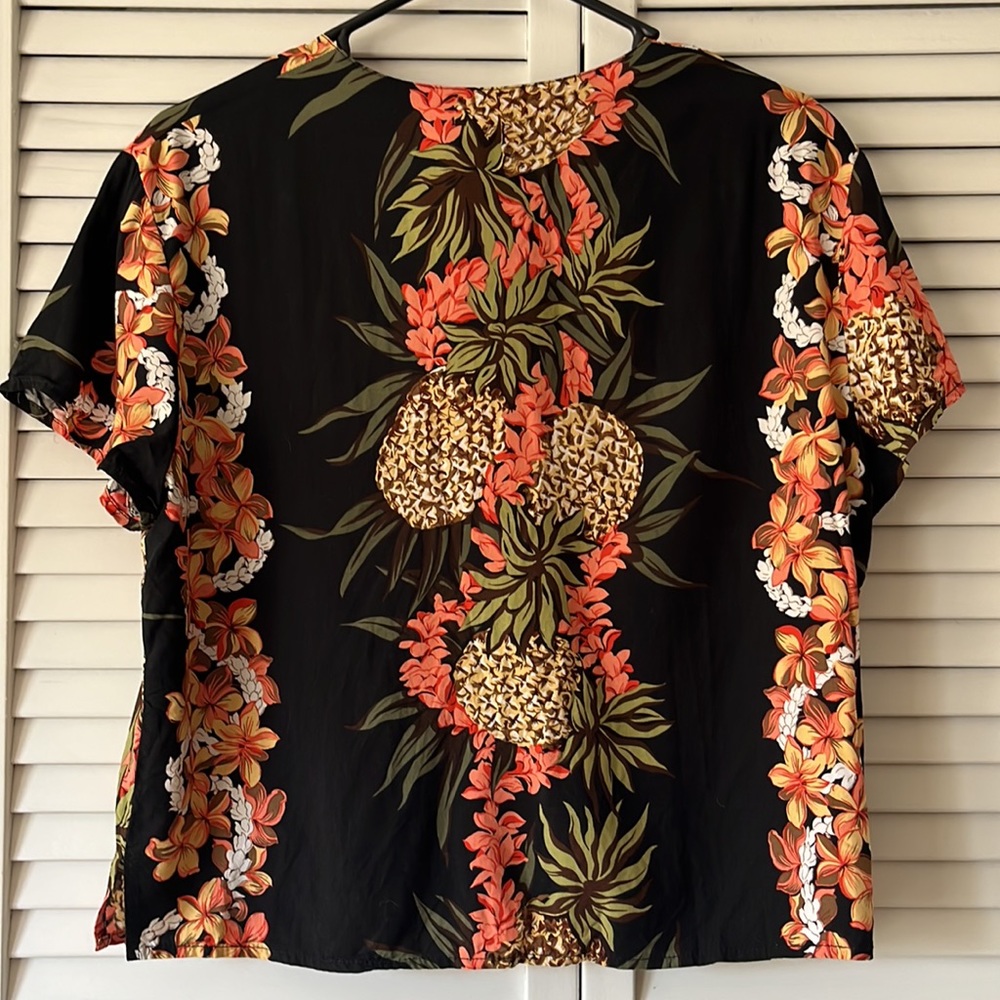Vintage Hilo Hattie Cropped Button Down Made in Hawaii - Picture 4 of 4